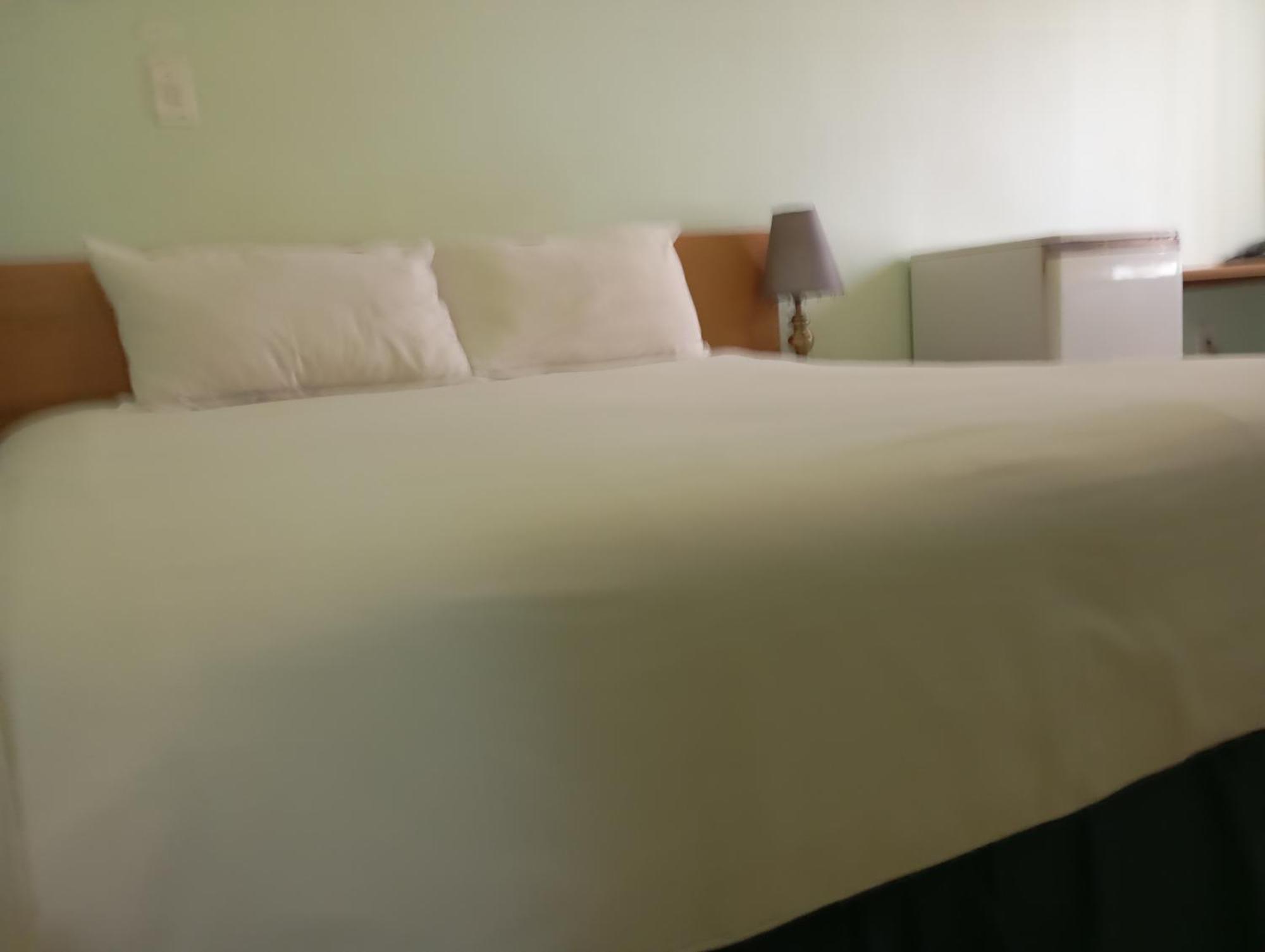 Brackendene Lodge Gaborone Bagian luar foto