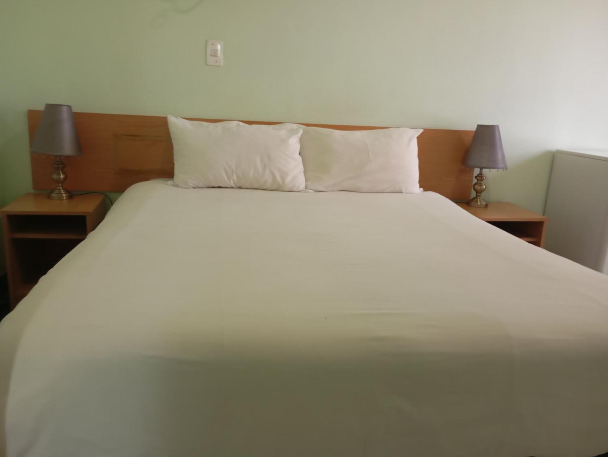 Brackendene Lodge Gaborone Bagian luar foto